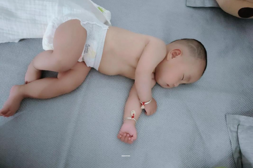 阜阳宝宝偏头怎么纠正